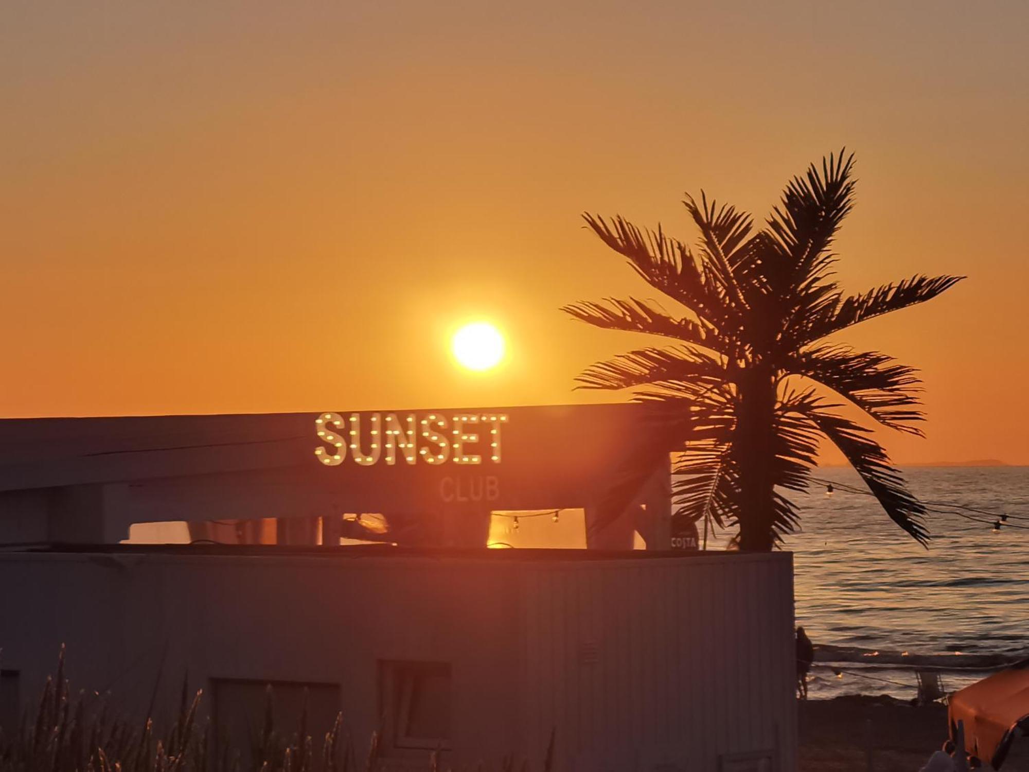 Your Holidays Waves مينززدرويه المظهر الخارجي الصورة